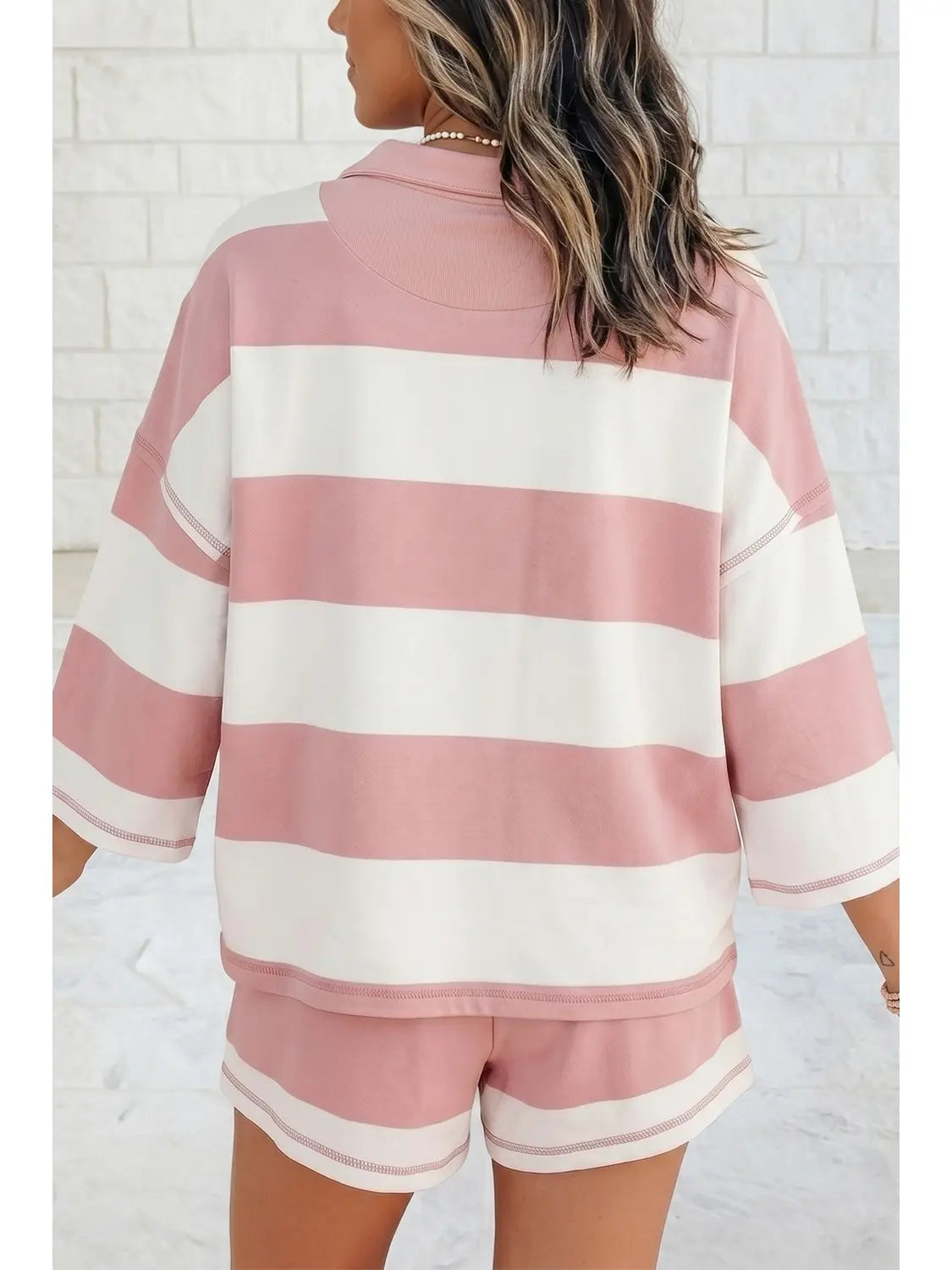 3 Quarter striped skort set.

Charming two-piece set that effortlessly blends preppy style with everyday comfort.
95% Cotton, 5% Elastene
Wash Cold, tumble dry low.