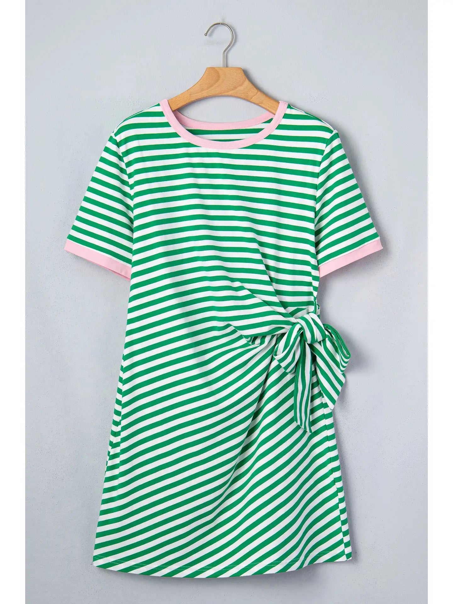 Crafted from a soft, high-stretch cotton blend.
Bold stripes make a statement, beautifully framed by contrast trim at the neckline and sleeves.
The self-tie waist detail lets you cinch and shape for a flattering fit that's uniquely yours.
Pair it with white sneakers for a casual weekend look or slip on sandals for a breezy, laid-back vibe that feels both put-together and relaxed.&nbsp;
Delicate wash, hang to dry.