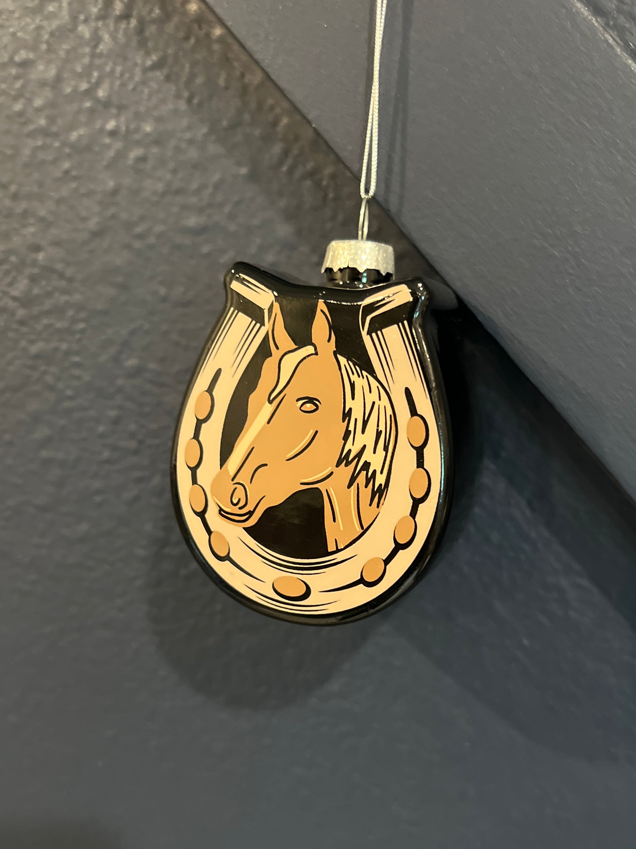 Deck the stalls with this cute ornament.
3" H X 2.25" W X 1.75" DEPTH
Made by 2 Fly.