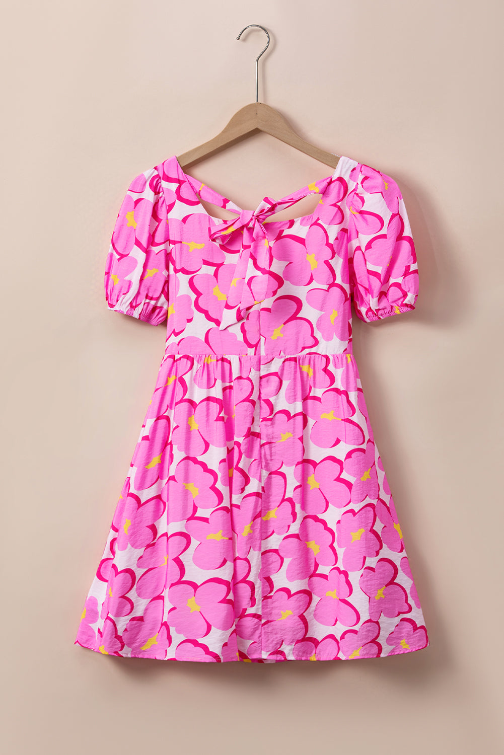 Pink floral empire waist dress.

Size 4
Bust: 34", Length: &nbsp;35", Sleeve Length: &nbsp;11"
81% Viscose. 19% Polyamide
Delicate wash, hang to dry.