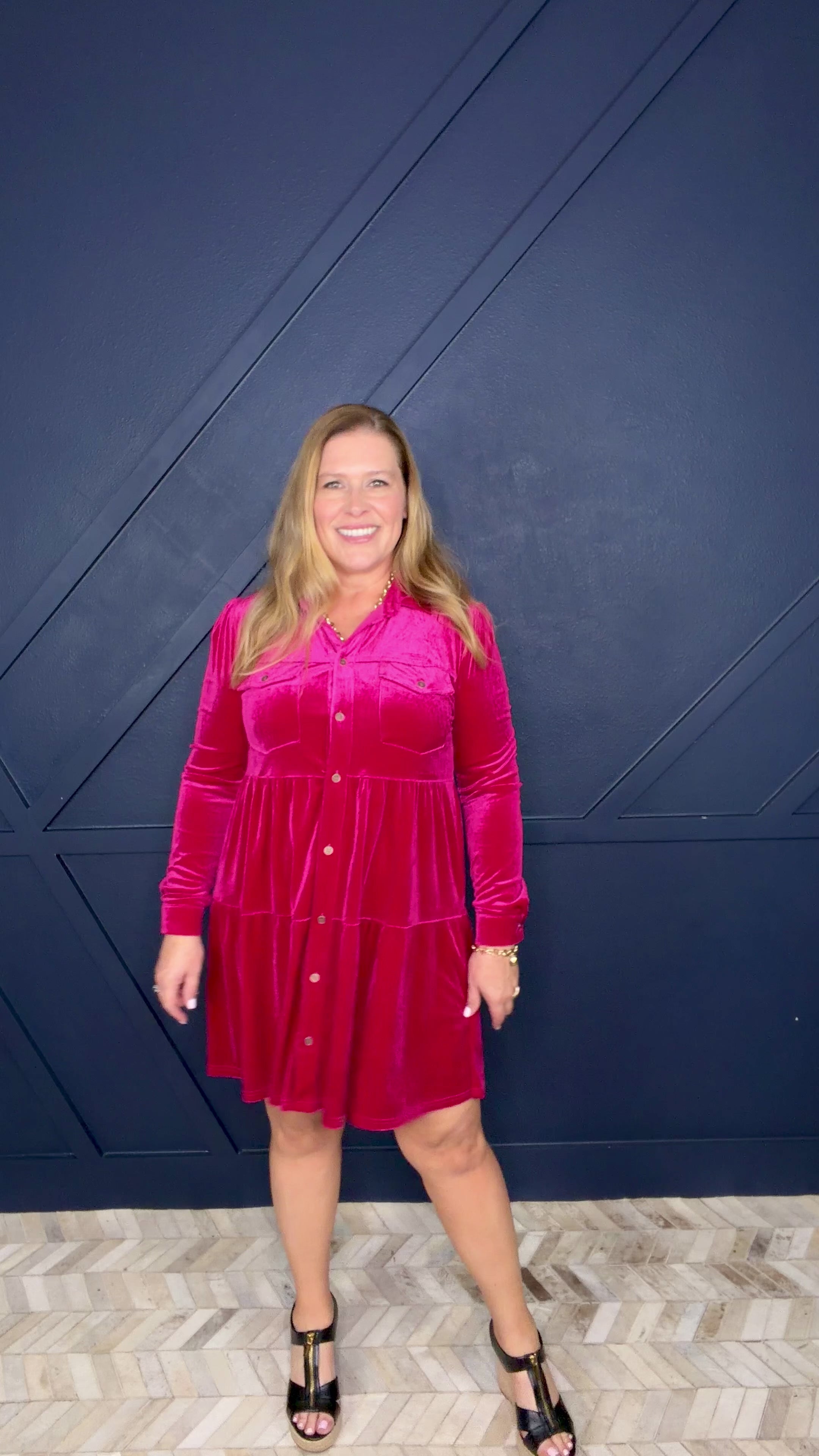 Velvet Long Sleeve Collar Button Down Tiered Dress
Roomy Fit
POCKETS!
100% Polyester
Unlined
Made by Umgee